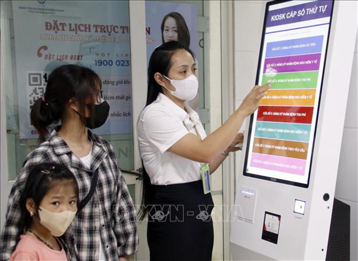 Chuyển đổi số – bước tiến mới trong chăm sóc sức khỏe nhân dân