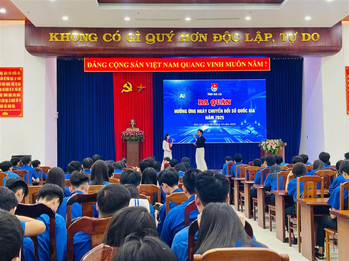 Tỉnh đoàn Gia Lai ra quân hưởng ứng Ngày Chuyển đổi số quốc gia 2025