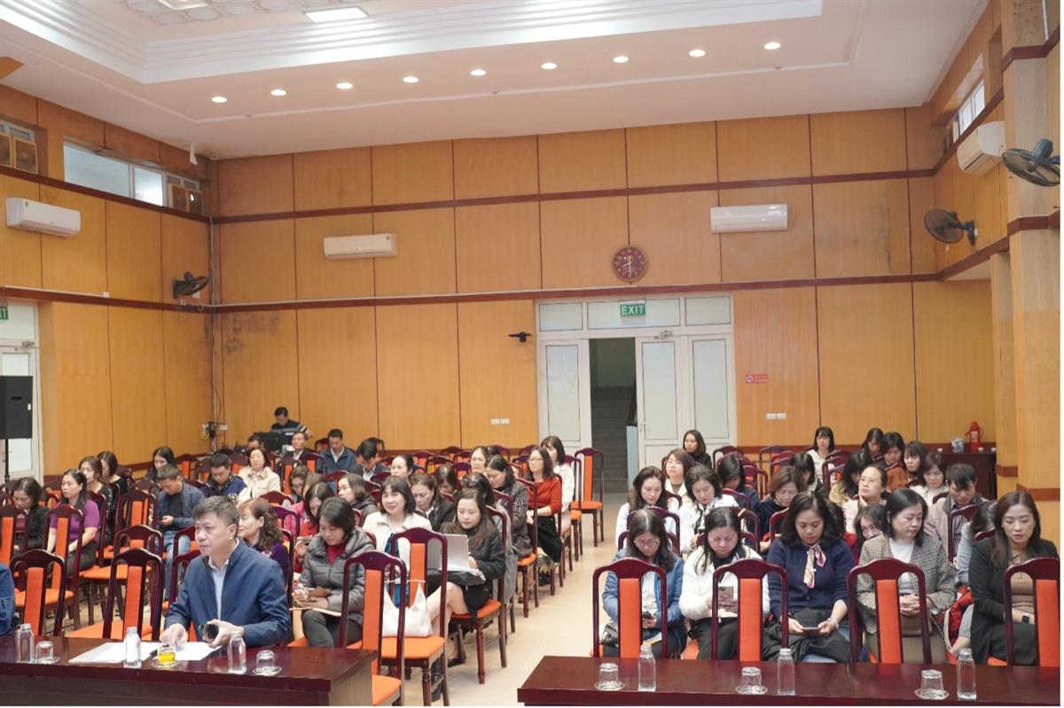 UBND Phường Hai Bà Trưng phát động phong trào “Bình dân học vụ số”, thúc đẩy kỹ năng số cho cán bộ
