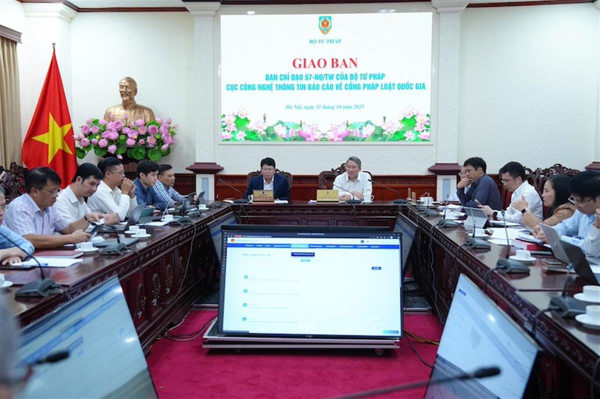 Giao ban Ban Chỉ đạo Bộ Tư pháp về phát triển khoa học, công nghệ, đổi mới sáng tạo, chuyển đổi số và Đề án 06