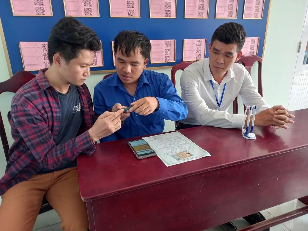 Khánh Hòa huy động 162 giảng viên, sinh viên hỗ trợ chuyển đổi số cấp xã
