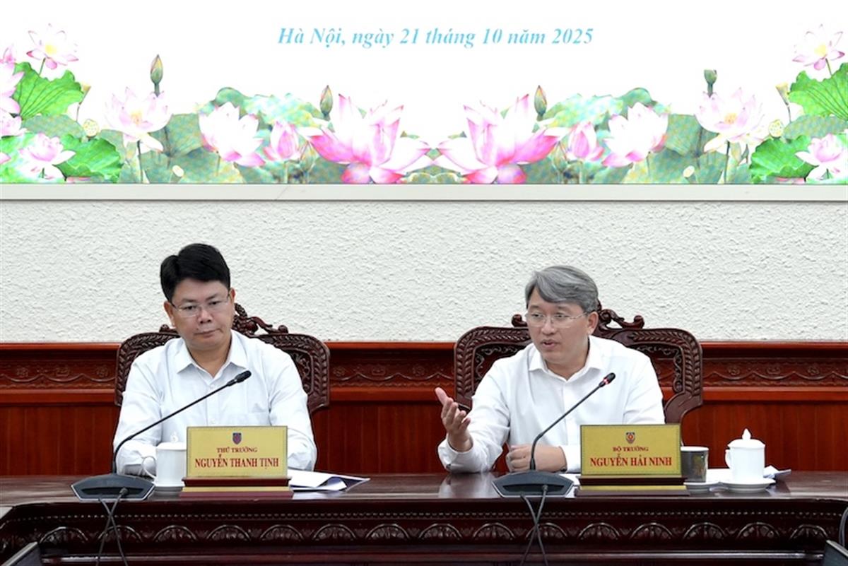 Phát triển Cổng Pháp luật quốc gia gắn với tích hợp định danh điện tử VNeID
