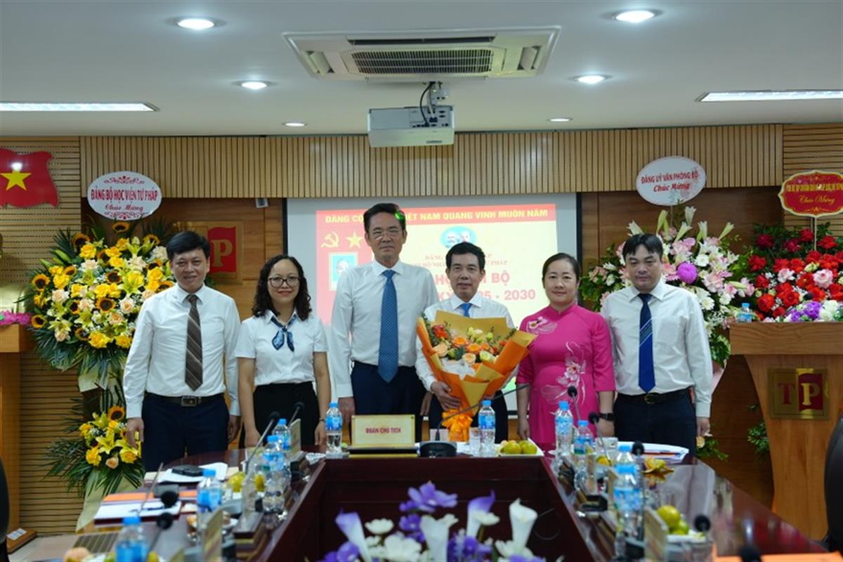 Nhà Xuất bản Tư pháp: Đẩy mạnh chuyển đổi số trong hoạt động xuất bản
