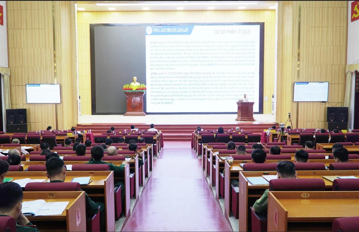 Lai Châu phổ biến pháp luật về khoa học, công nghệ, chuyển đổi số, năng lượng nguyên tử
